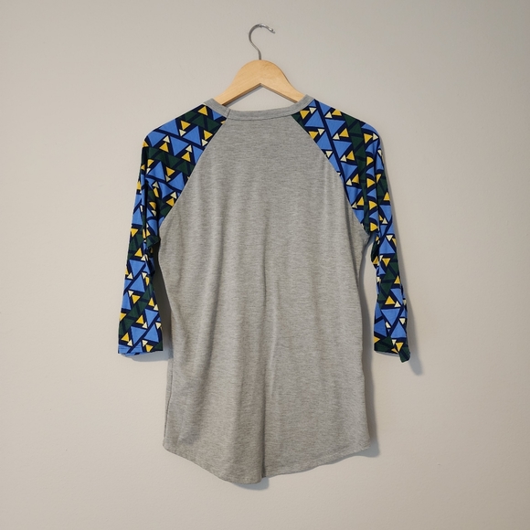 ✨2 for $5✨ Lularoe Casual 3/4 Length Shirt with Colorful Sleeves Size Small - Picture 4 of 6